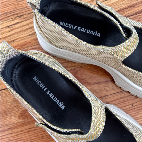 Nicole Saldana Nadia Mary Janes 38 - Picture 6 of 14